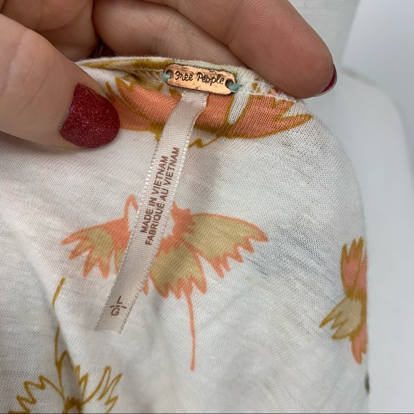 Free People Love Potion Floral and Lace Tie Neck Slit Up Back Tank Top SZ Large - Picture 8 of 12